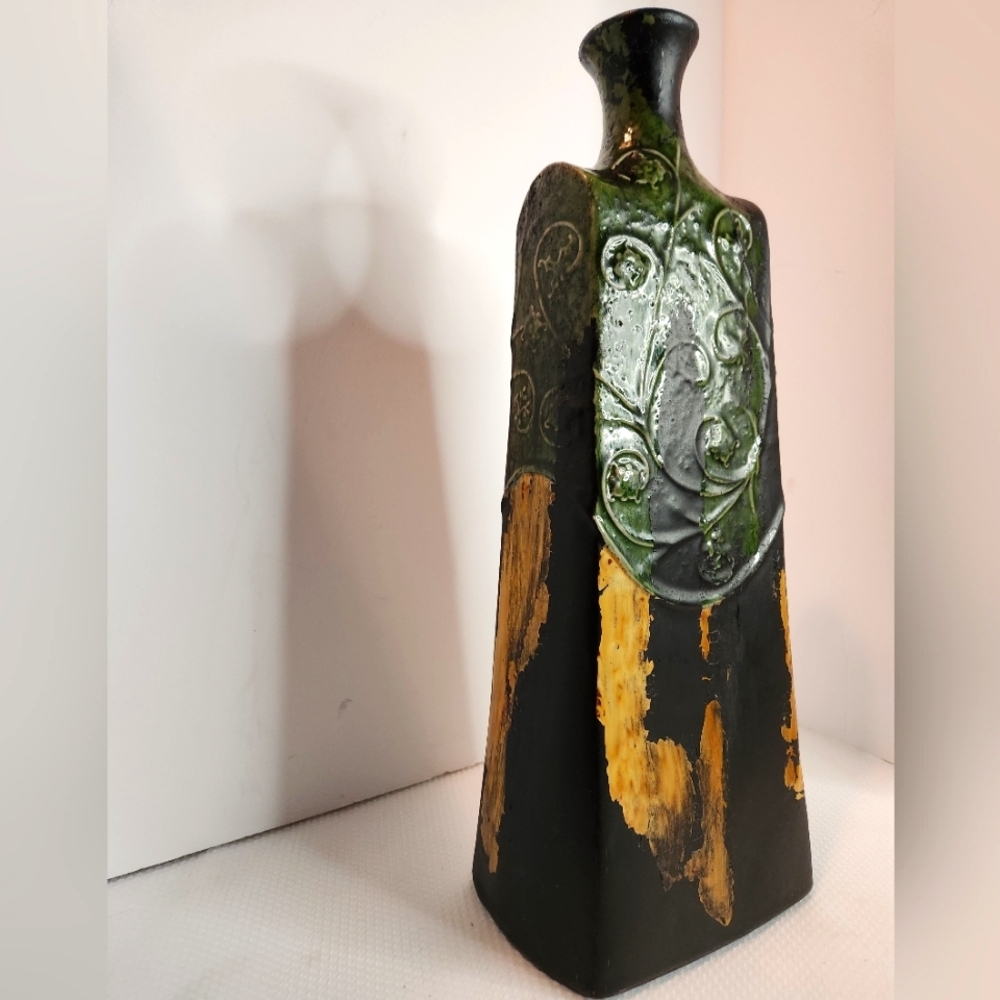 Ceramic 16" decorative modern distressed black, green,‎ & tan vase w scrollwork